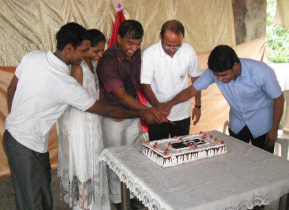 SCJs and parishioners in Thane, India, joined together in cutting a cake during a celebration of the founder. Fr. Leo John Dehon died 88 years ago today.